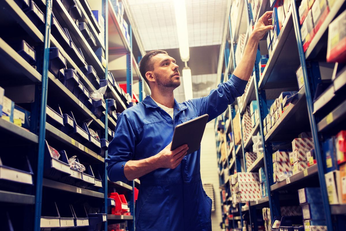 Inventory Insights: Clearing Up the Confusion Between VMI and Consignment!